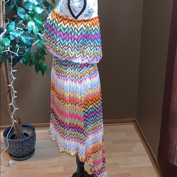 Multi colored pleated tube dress, hi low style - Picture 3 of 8